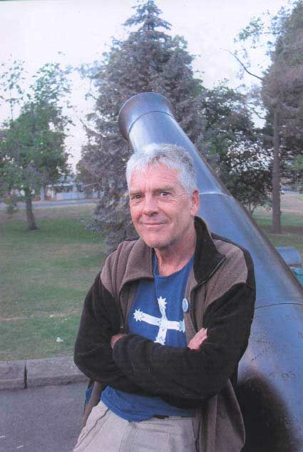 Graeme Dunstan, Eureka rouge at the Eureka Memorial, 3 December 2003