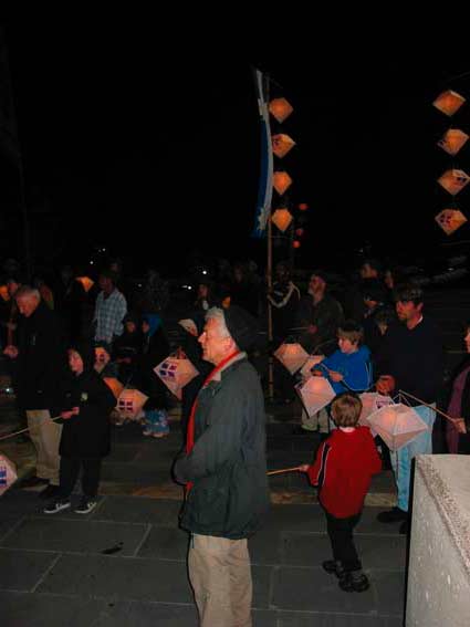 Master lantern maker Graeme Dunstan introduces the 2003 Dawn Walk, Federation Square